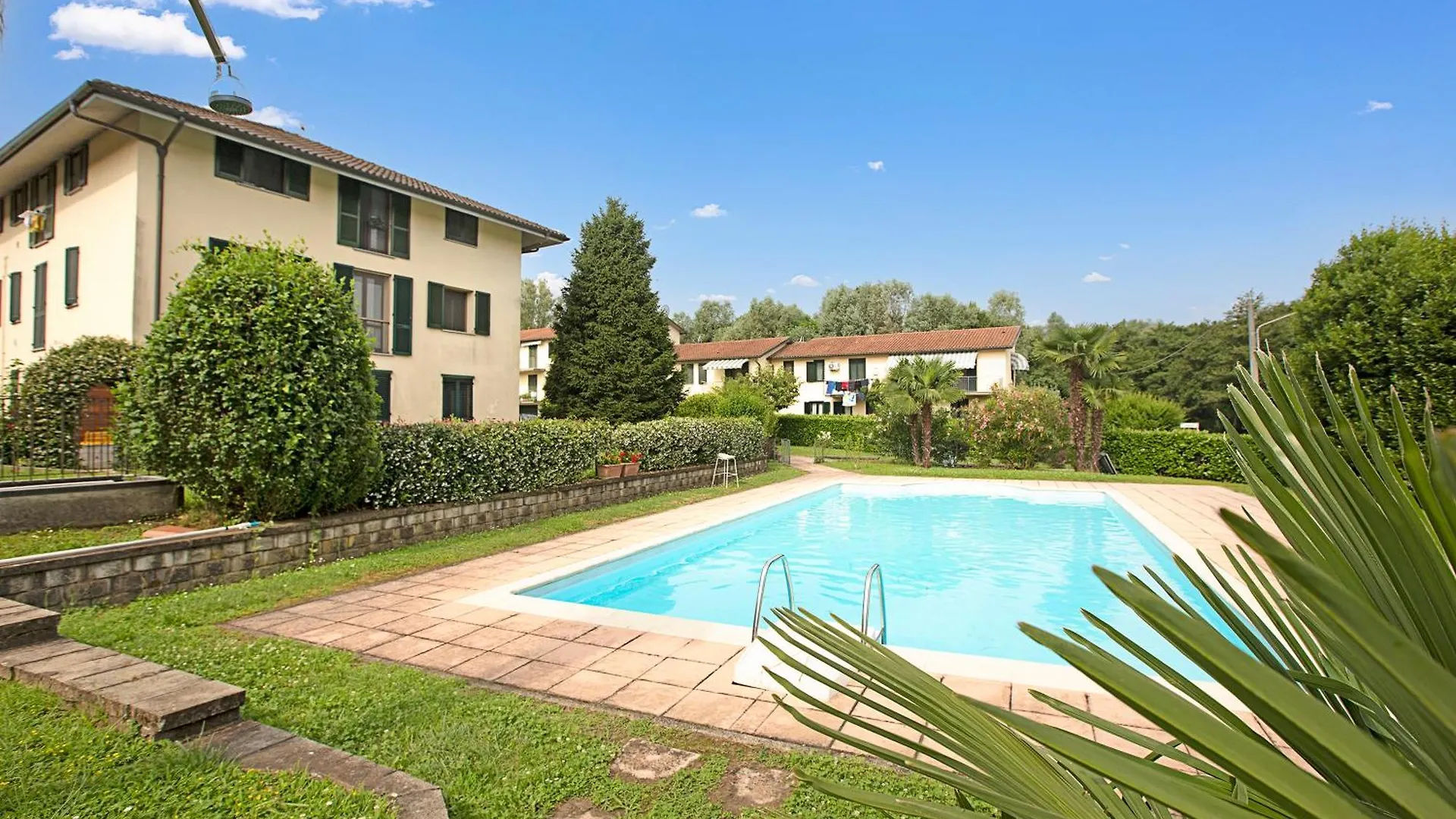 Angera Relax & Pool - Happy Rentals 0*,