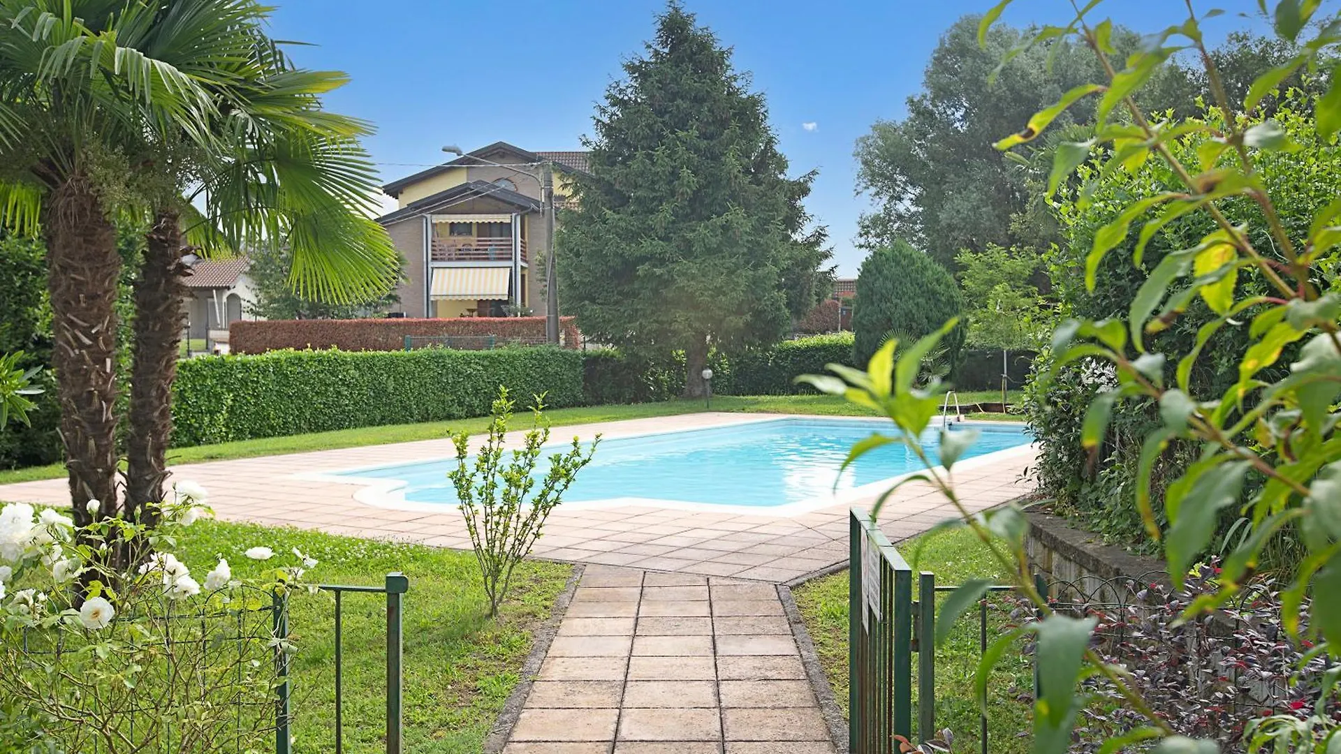 Angera Relax & Pool - Happy Rentals Διαμέρισμα