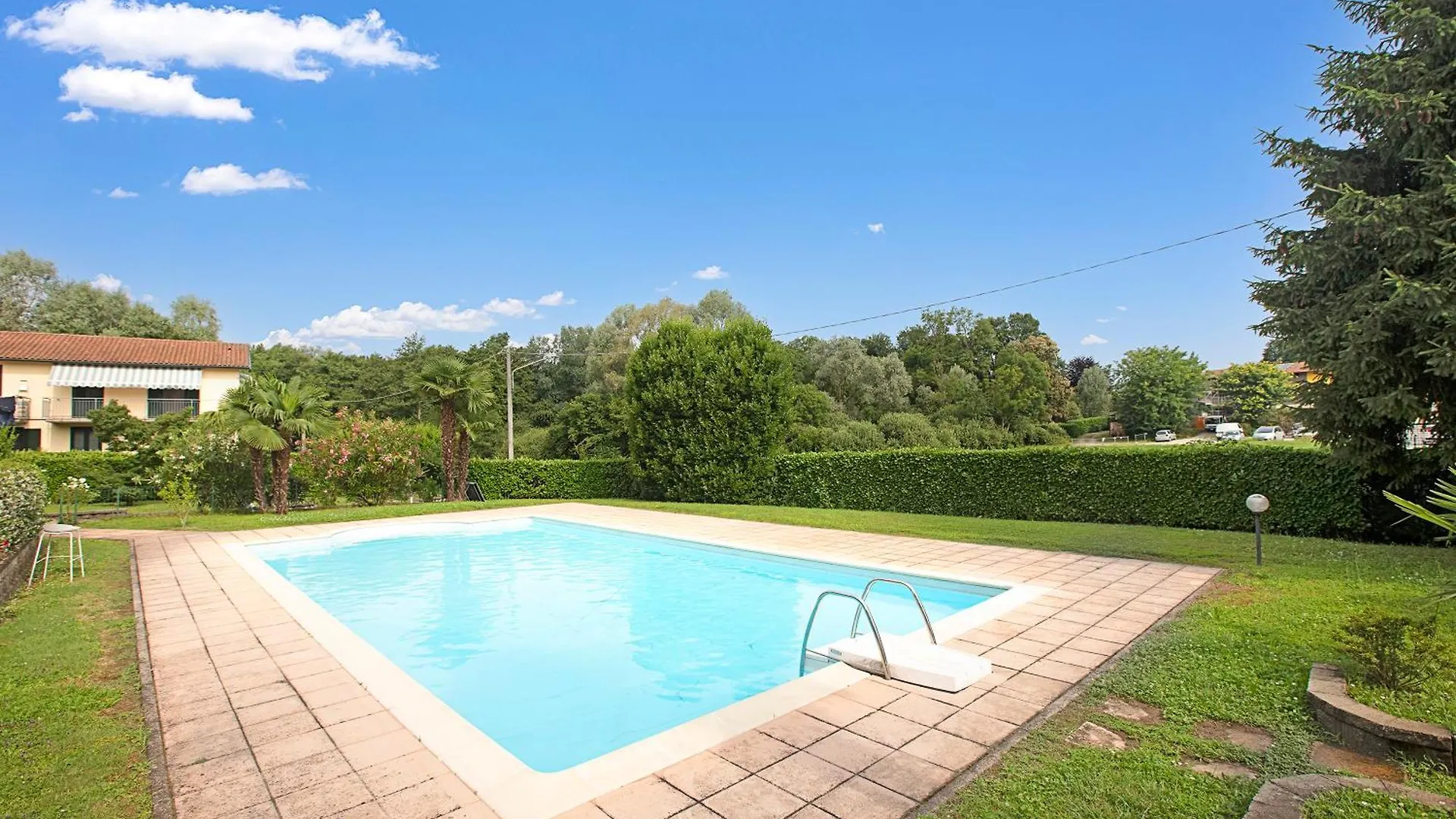 Διαμέρισμα Angera Relax & Pool - Happy Rentals